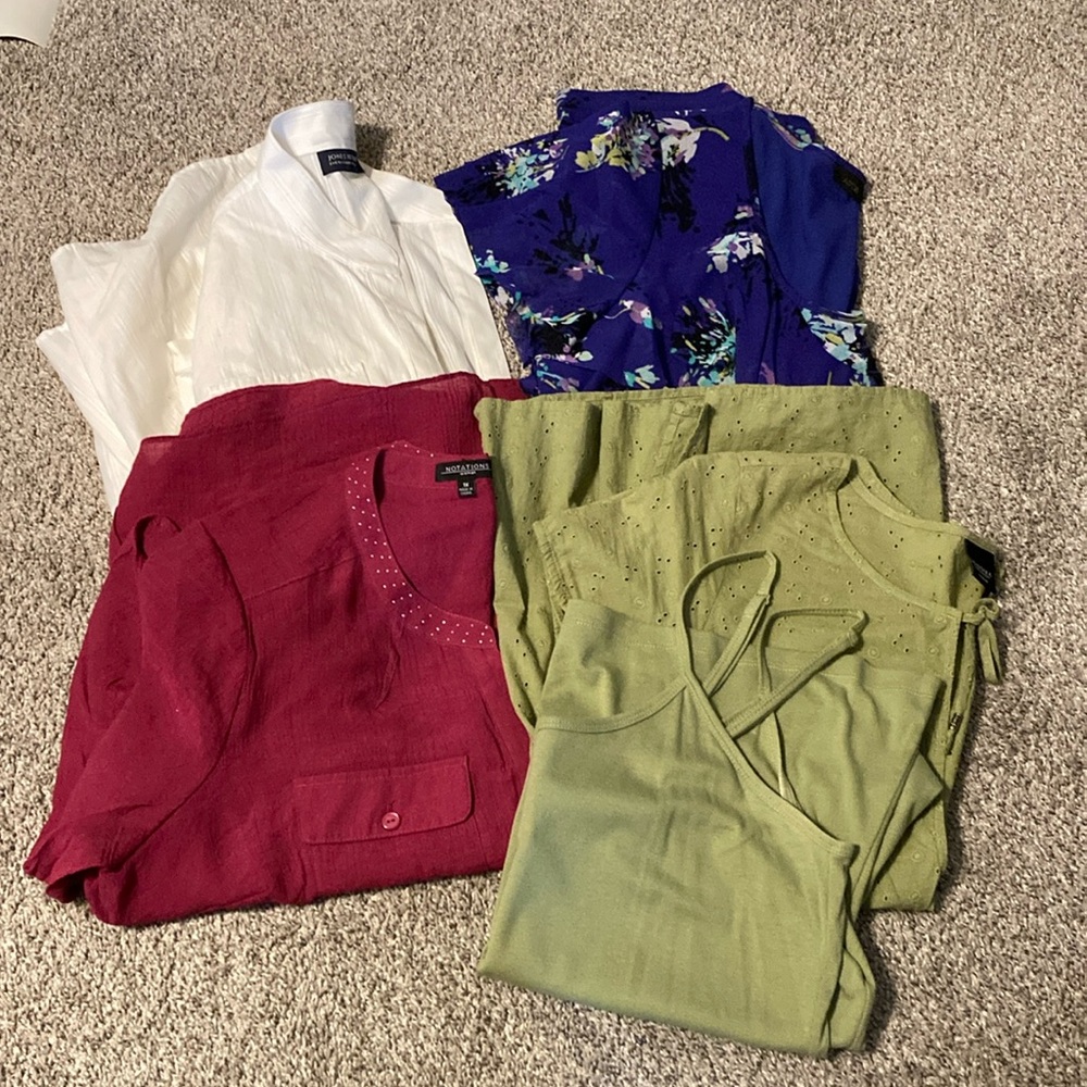 Women’s size 1X blouses/tops, group of 4